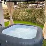 4younic Glonn1 * Boxspring * Jacuzzi * Netflix*65“ Appartement *